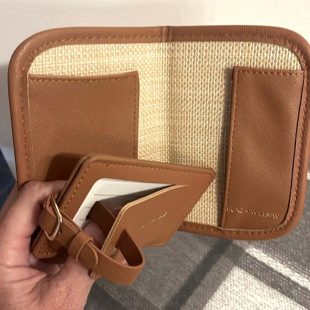 Luxe + Willow passport Holder Wallet and Luggage Tag Set New